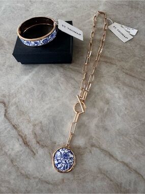 St. Thomas Blue White Floral Necklace & Bracelet Set NWT